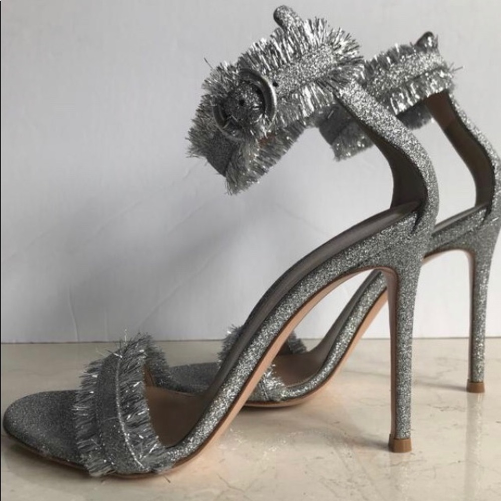 Designer Heels - Picture 2 of 4
